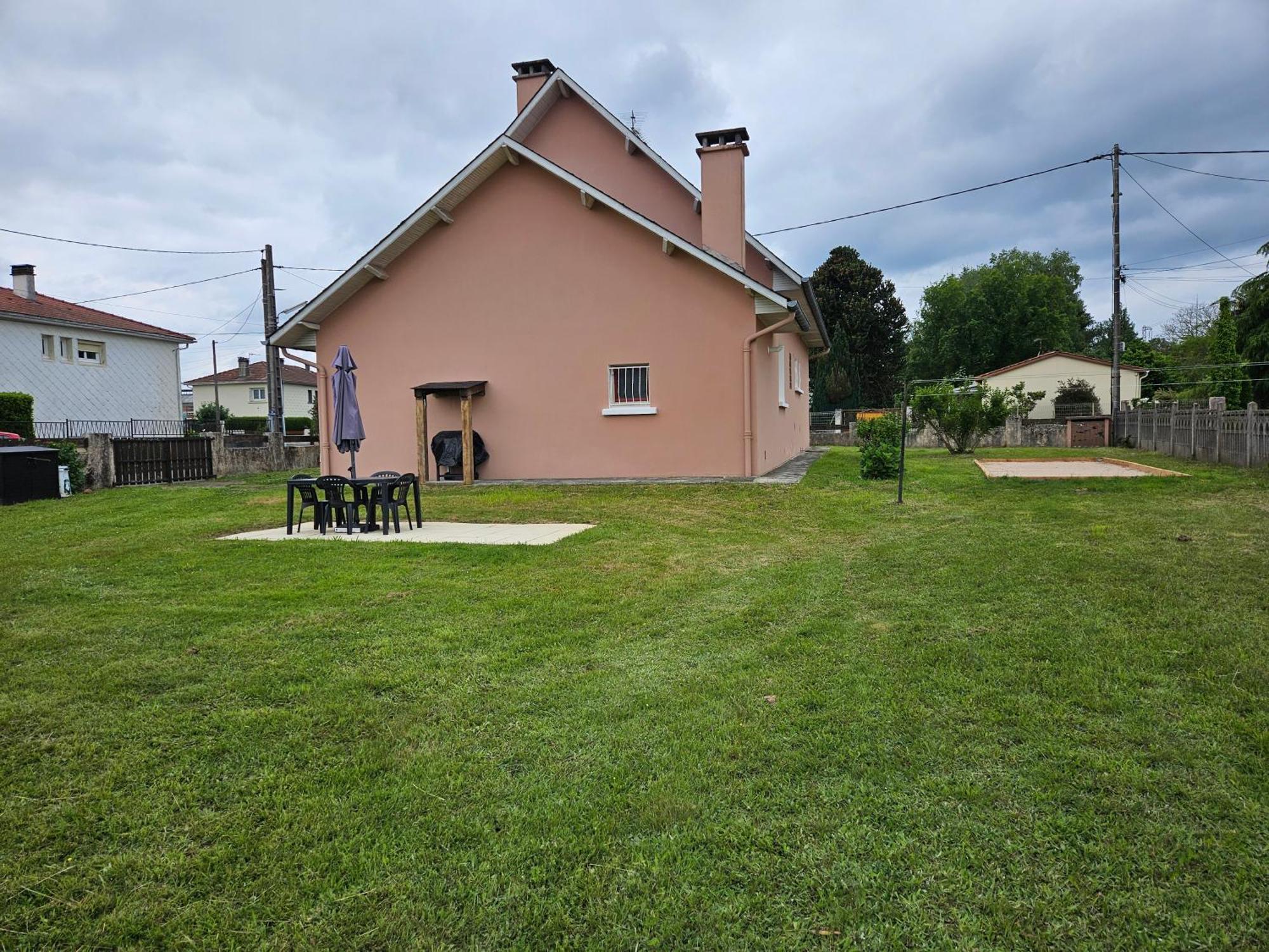 Gite La Maison Rose 란네메장 외부 사진