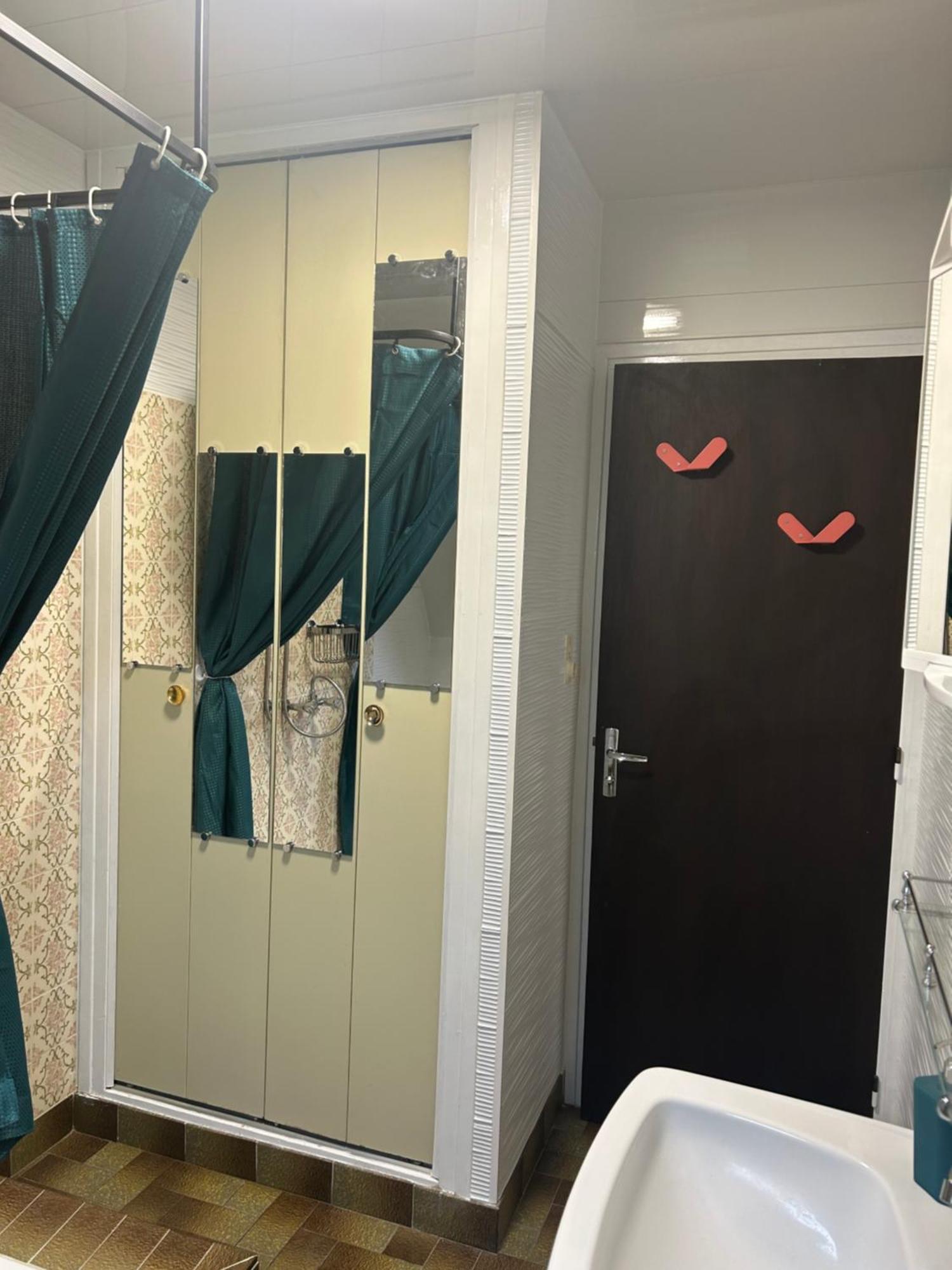 Gite La Maison Rose 란네메장 외부 사진